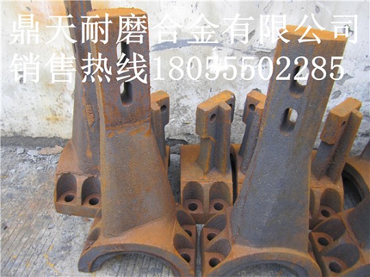 山東圓友750砼攪拌機(jī)弧襯板、中刮刀、側(cè)刮刀熱銷中