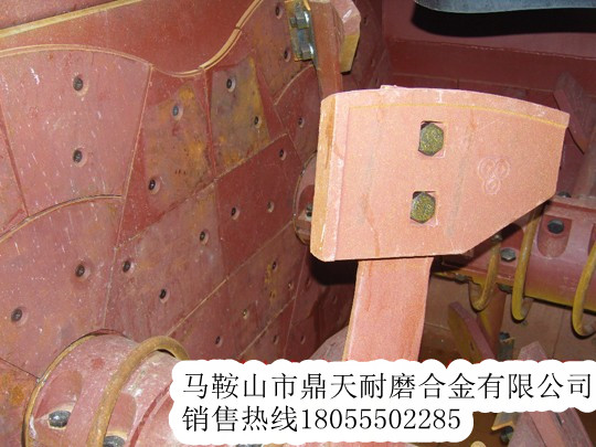 陜西興平1000混凝土攪拌機(jī)側(cè)襯板、側(cè)刮刀、側(cè)下刮刀價(jià)格