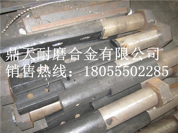 南方路機(jī)1500水泥攪拌機(jī)端襯板、南方路機(jī)側(cè)拌葉、攪拌臂銷售處